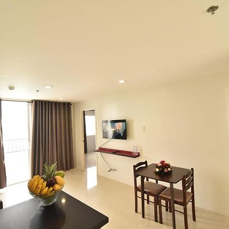 Holiday Oceanview Residences And Resort Самал Екстериор снимка