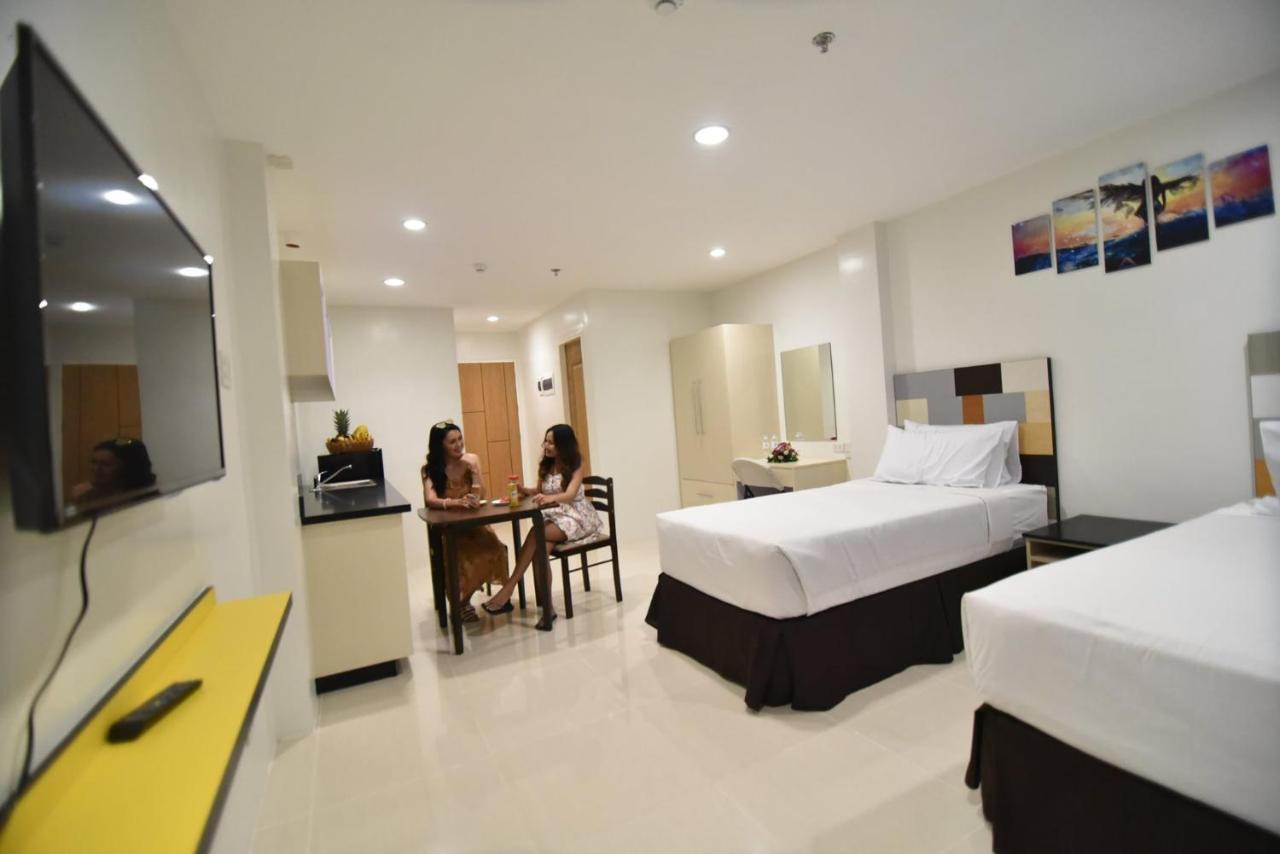 Holiday Oceanview Residences And Resort Самал Екстериор снимка