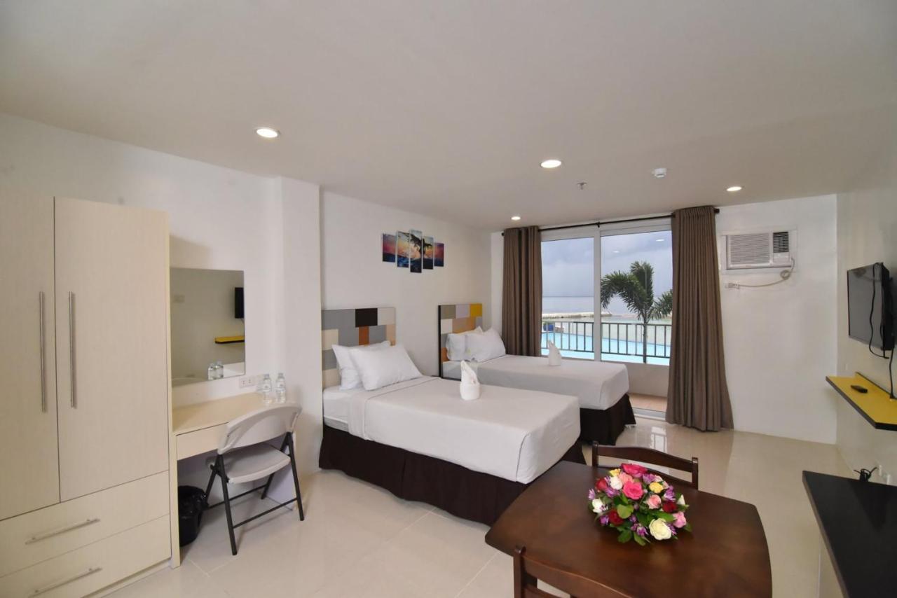 Holiday Oceanview Residences And Resort Самал Екстериор снимка