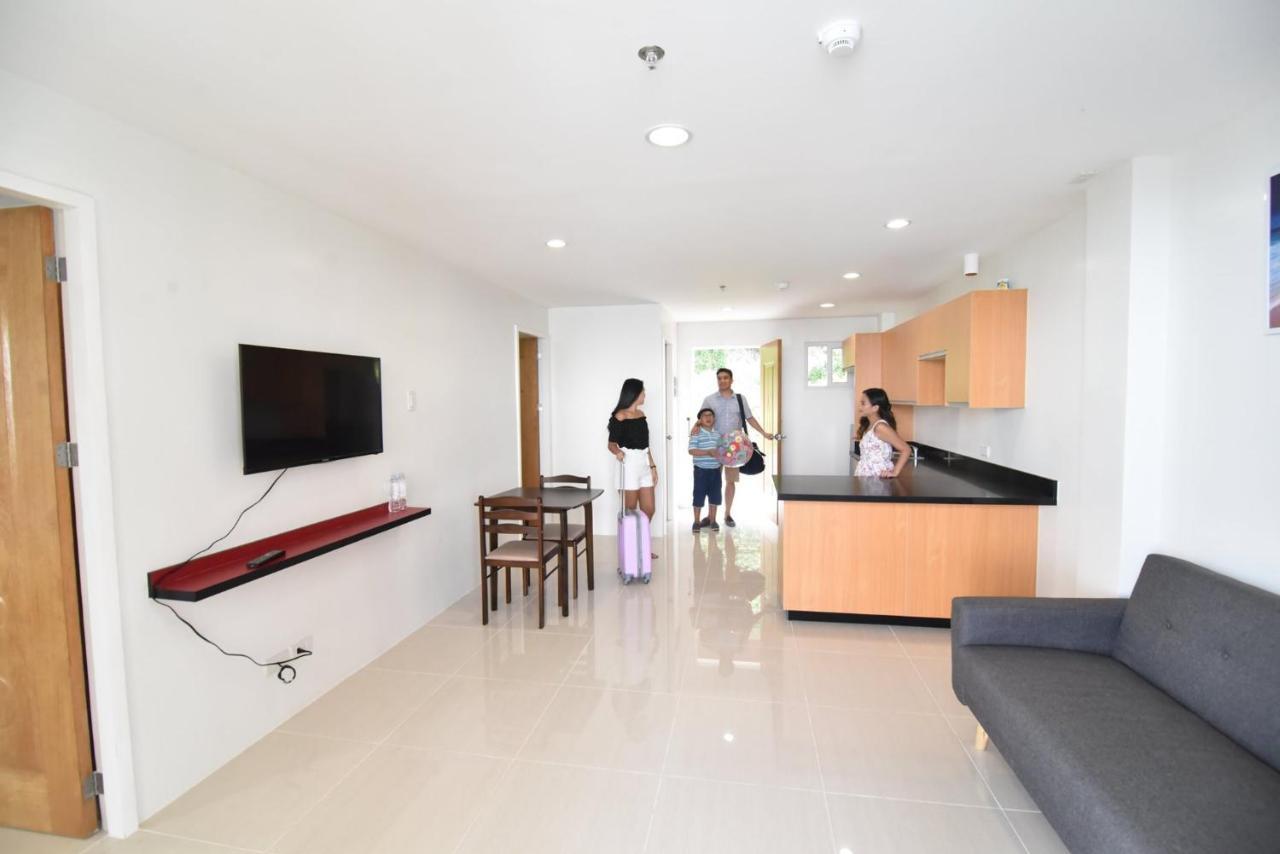 Holiday Oceanview Residences And Resort Самал Екстериор снимка