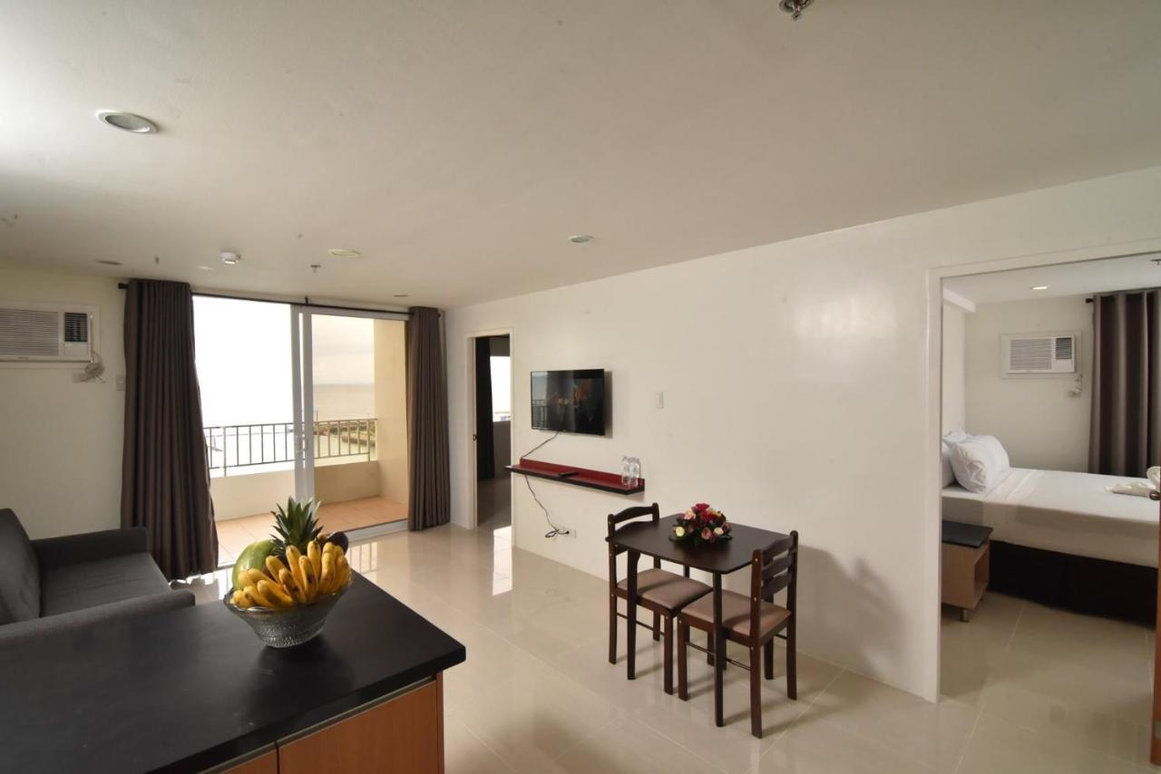 Holiday Oceanview Residences And Resort Самал Екстериор снимка